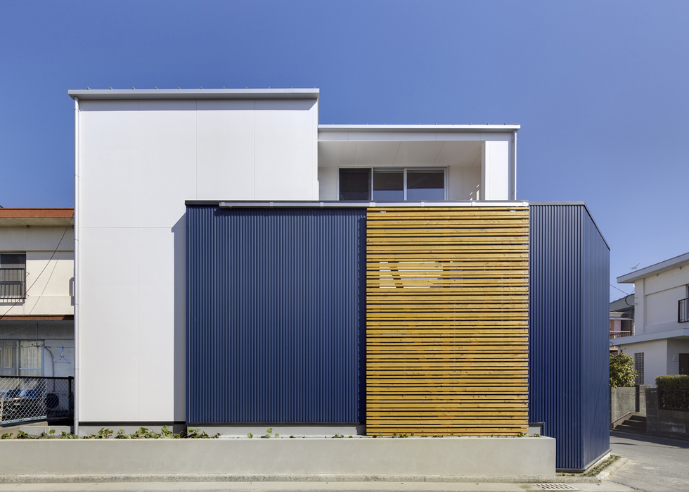 クライミングウォールの家のサムネイル